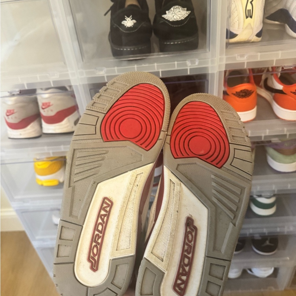 Jordan 3 Cardinal Red - Picture 3 of 4
